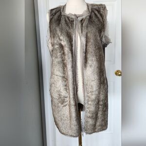 Simply Vera by Vera Wang Faux Fur Vest - size Medium